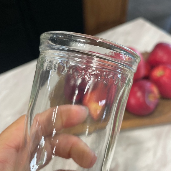 VINTAGE SET OF 2 RAISED STAR RIM JUICE GLASSES - Picture 2 of 6